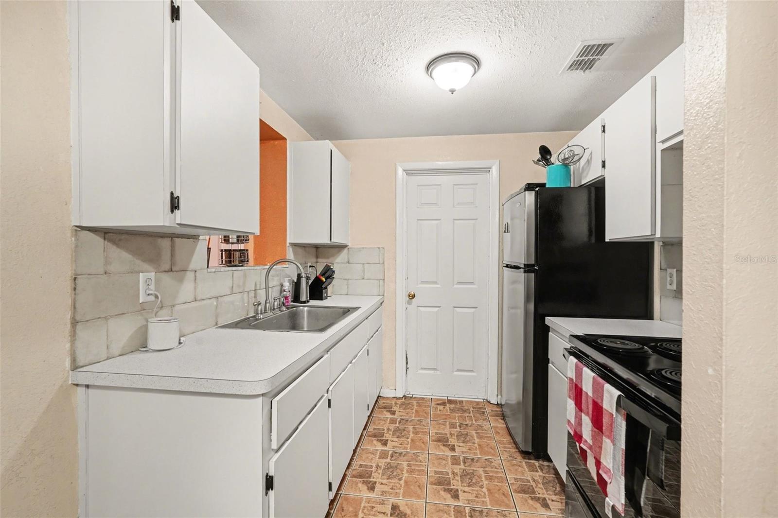 Image 12 of 30 For 9528 River Road