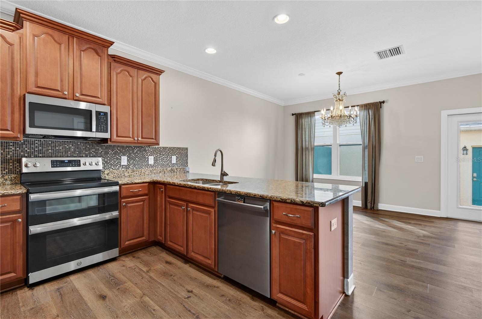 Image 11 of 42 For 205 49th Avenue N