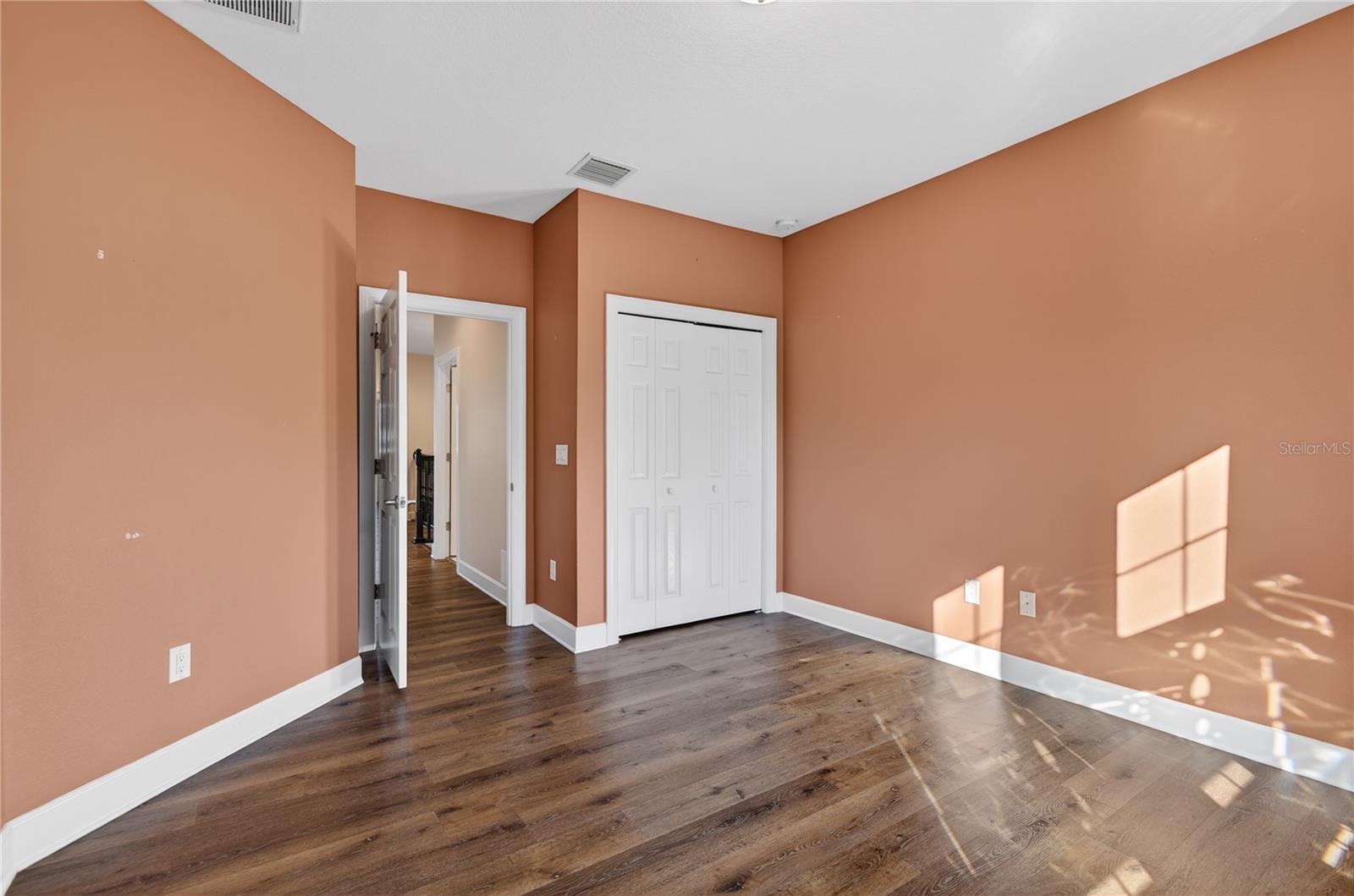 Image 21 of 42 For 205 49th Avenue N