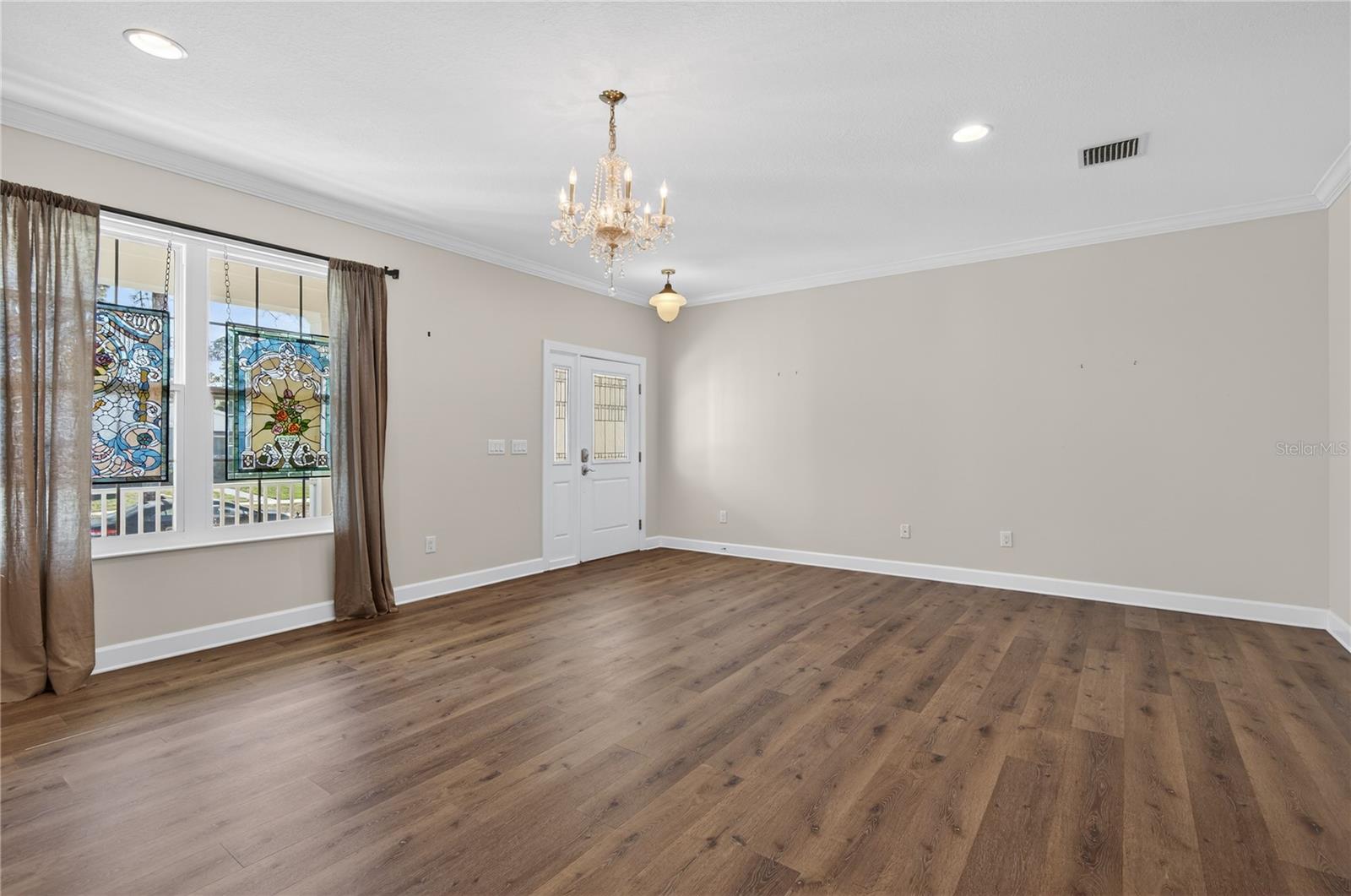 Image 5 of 42 For 205 49th Avenue N