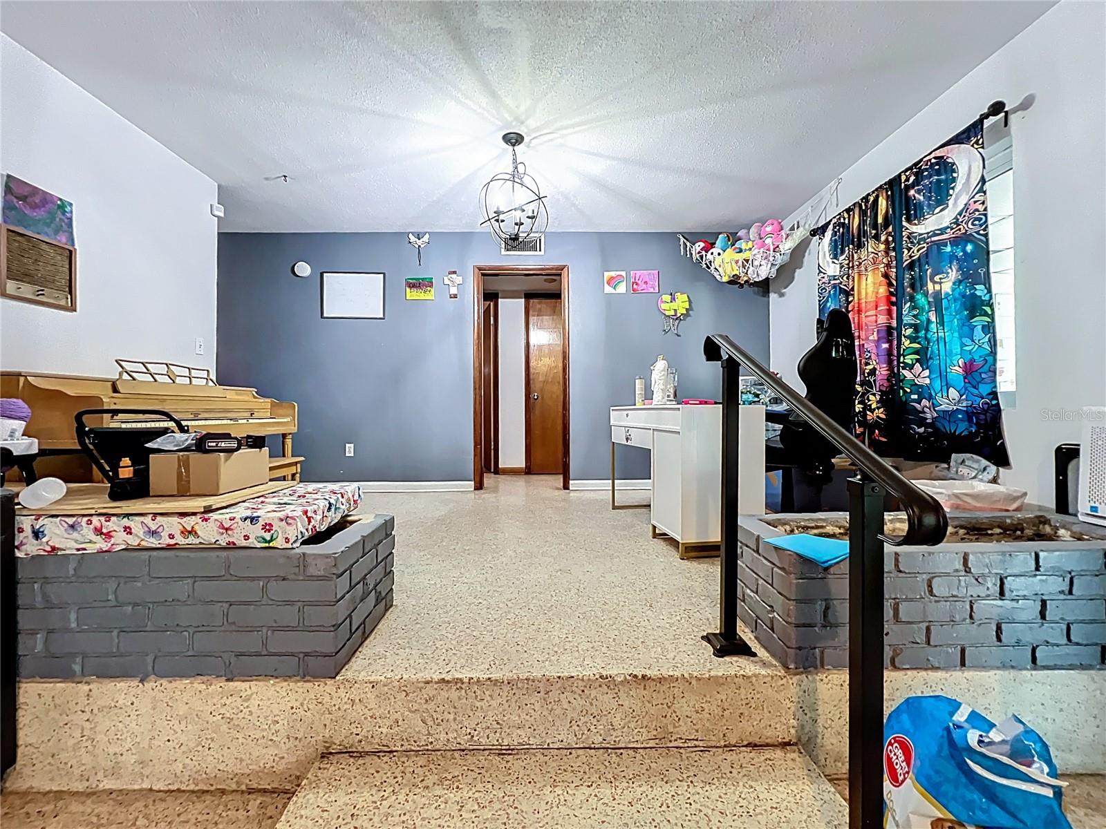 Image 11 of 68 For 811 Lake Mann Drive