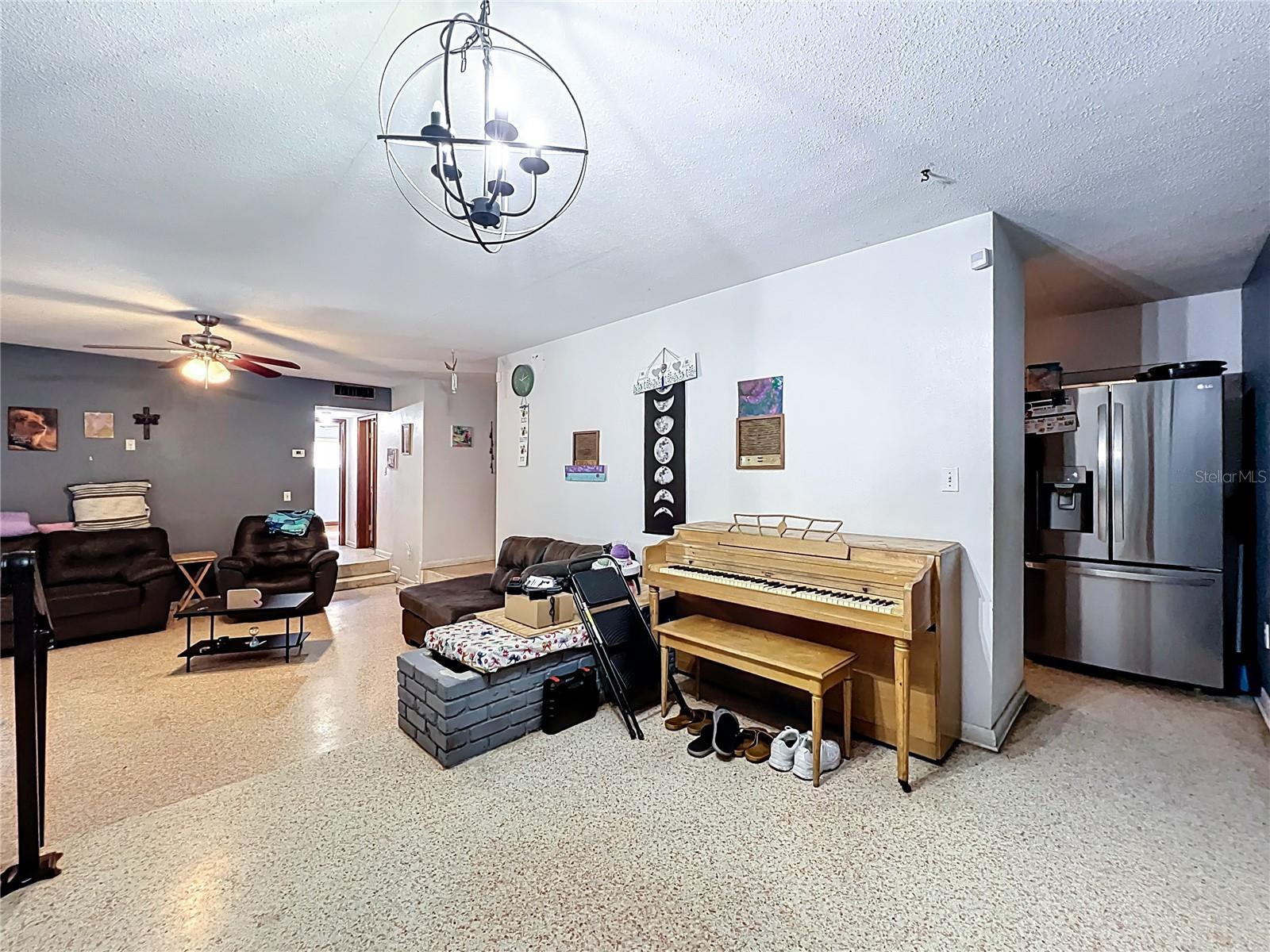 Image 14 of 68 For 811 Lake Mann Drive