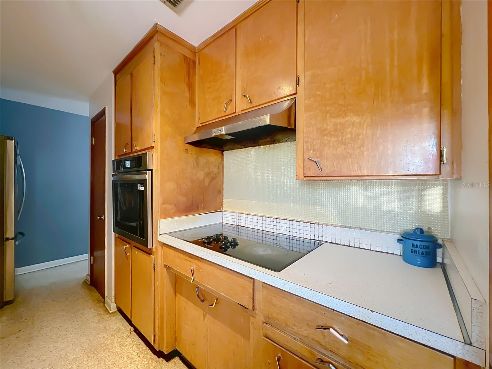 Image 15 of 68 For 811 Lake Mann Drive