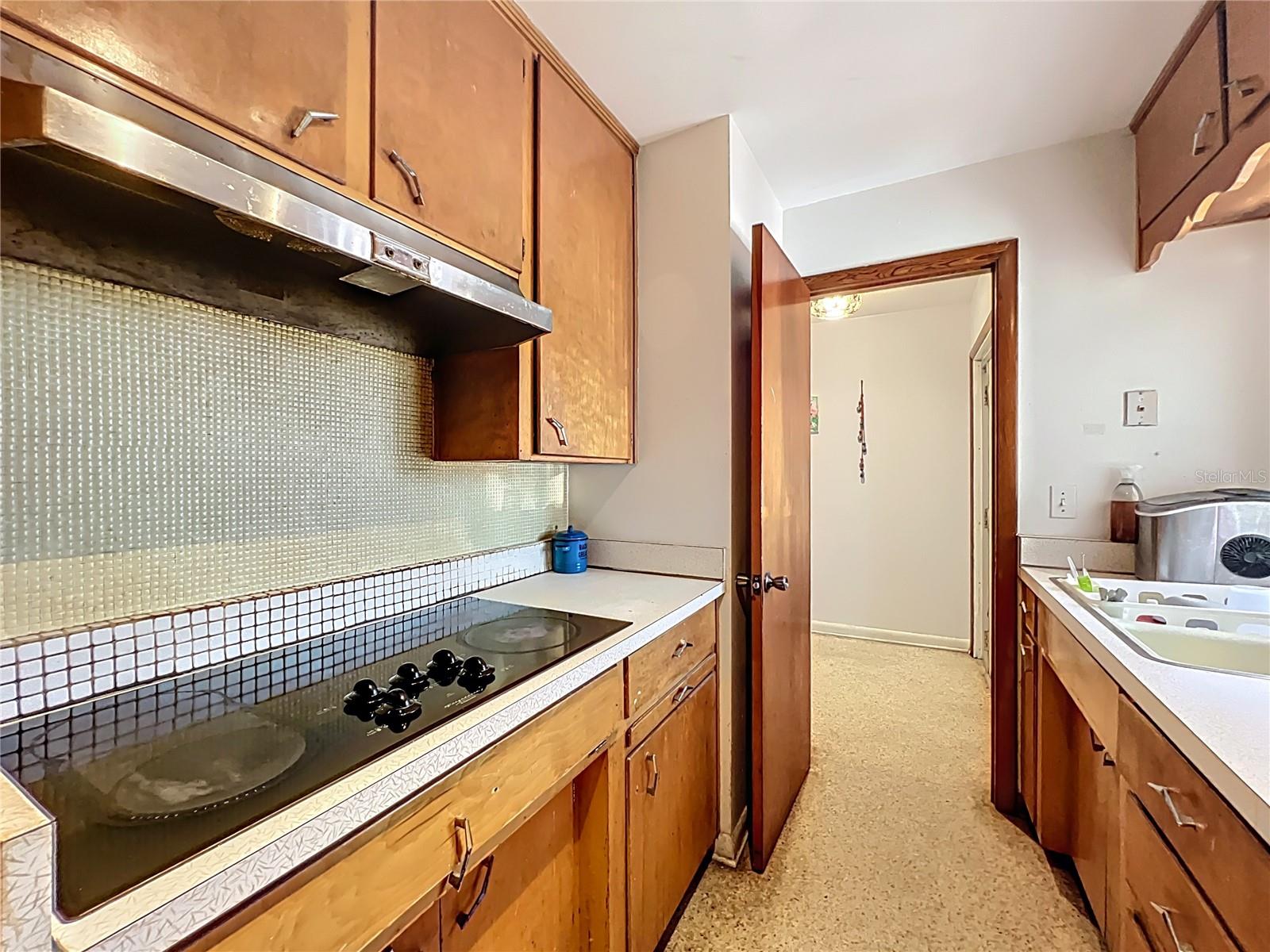 Image 17 of 68 For 811 Lake Mann Drive