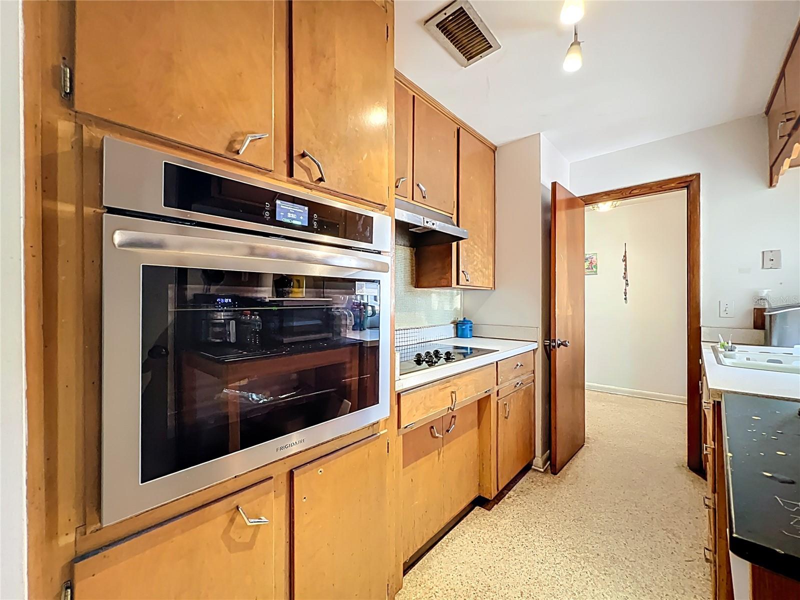 Image 18 of 68 For 811 Lake Mann Drive