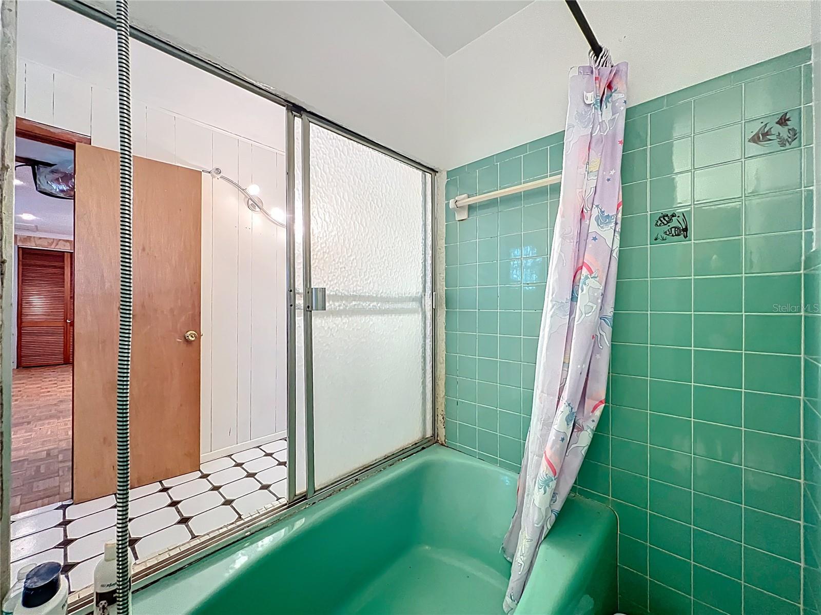 Image 32 of 68 For 811 Lake Mann Drive