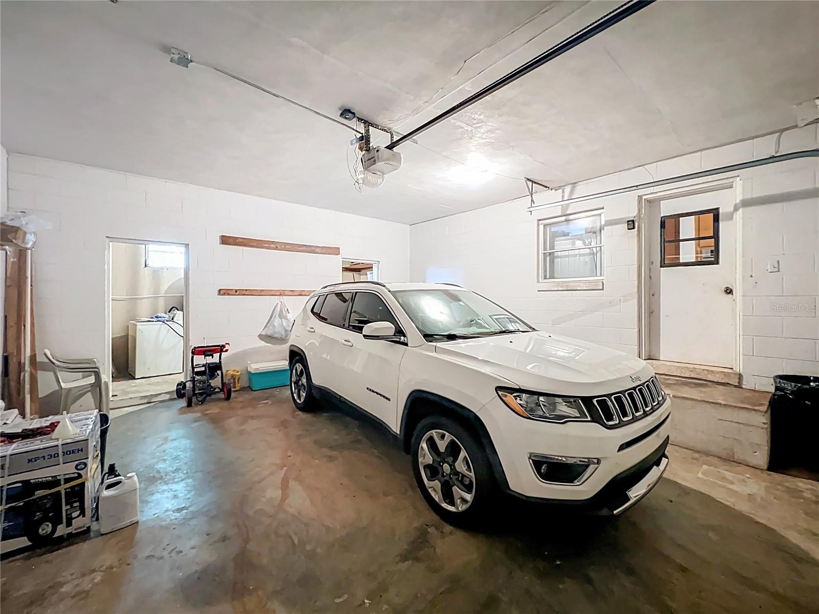 Image 43 of 68 For 811 Lake Mann Drive