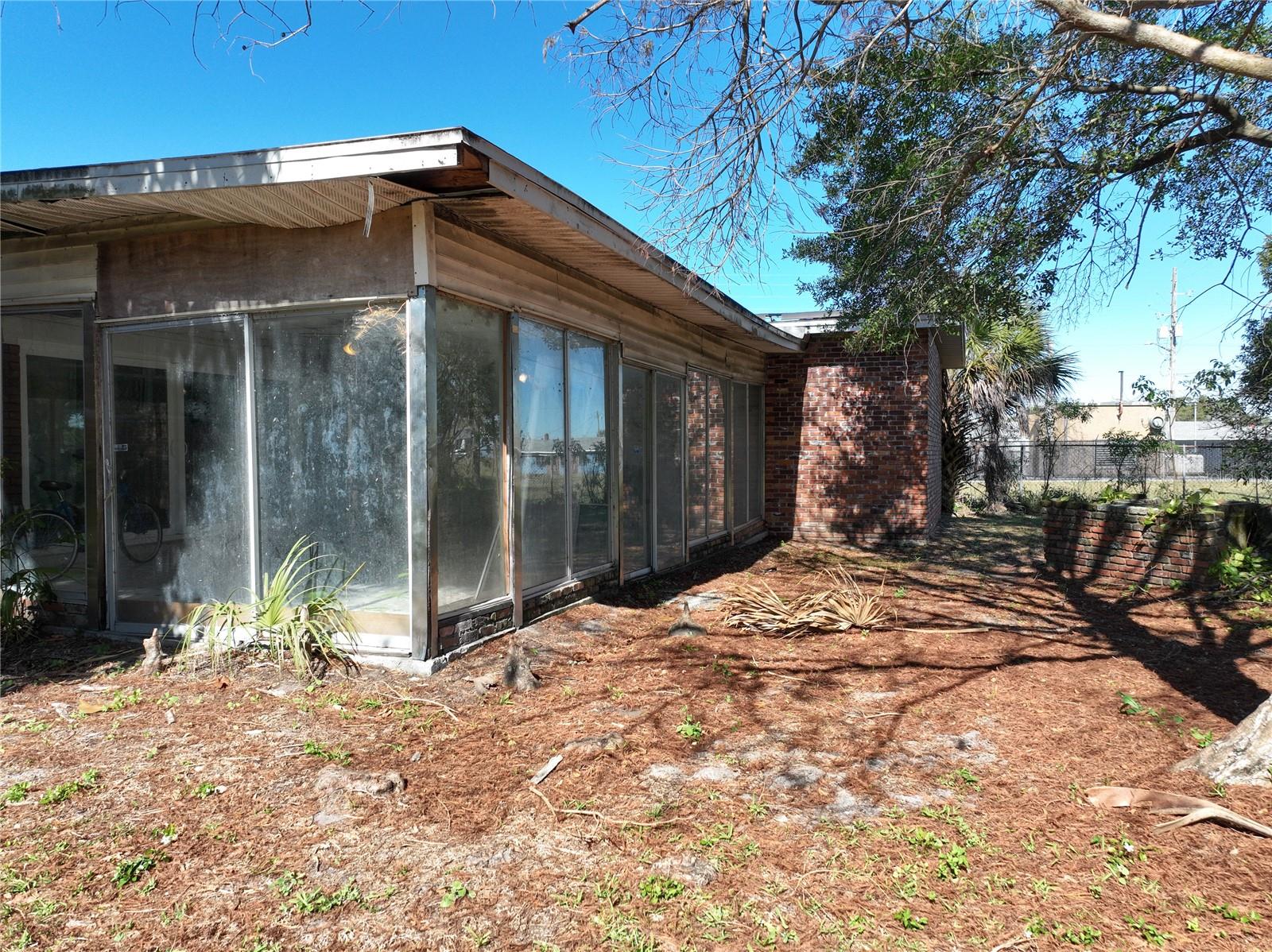 Image 52 of 68 For 811 Lake Mann Drive