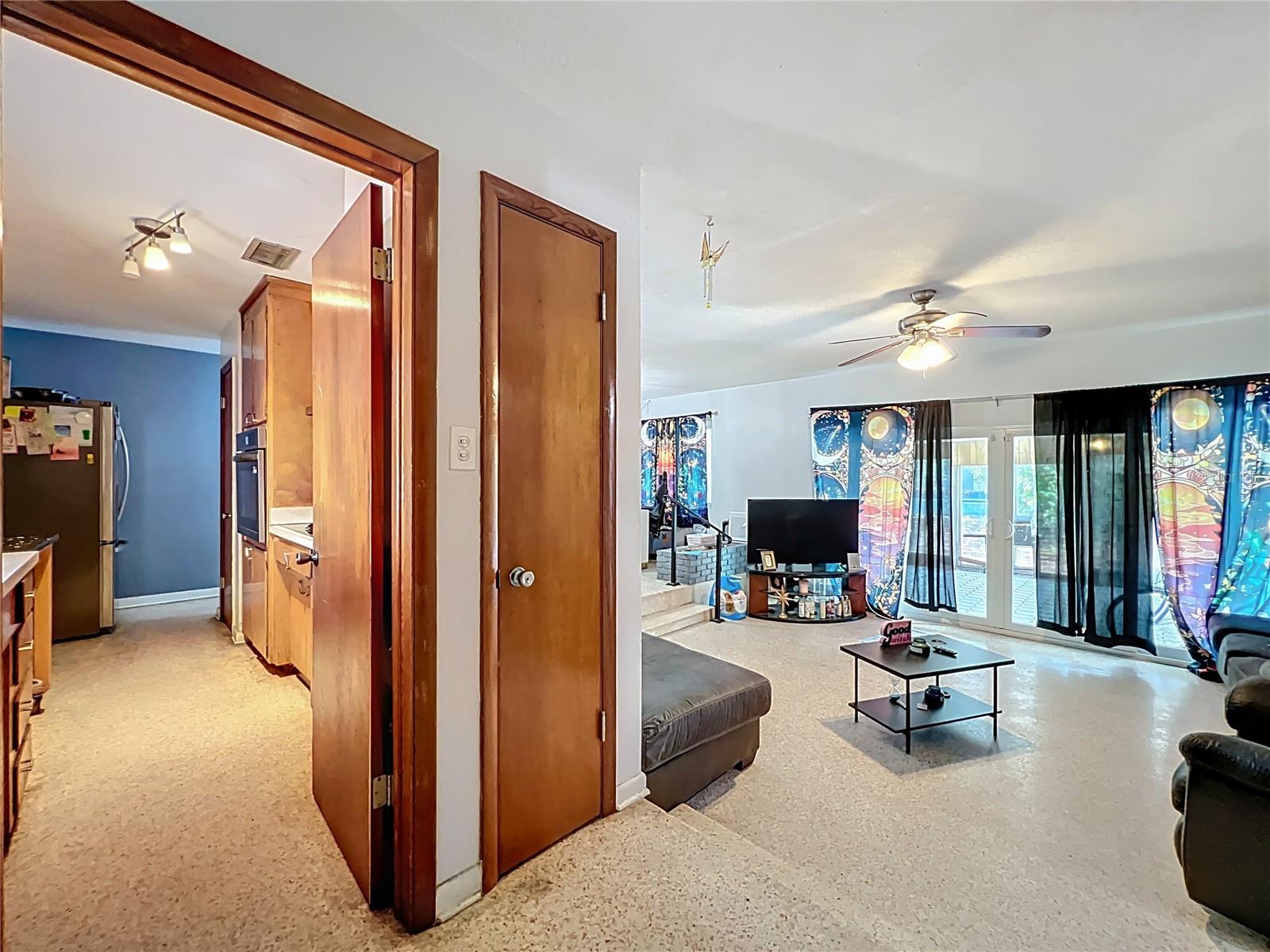 Image 7 of 68 For 811 Lake Mann Drive