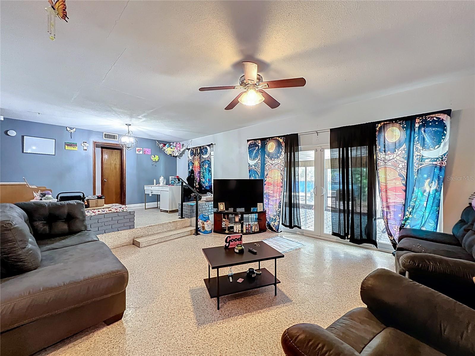 Image 8 of 68 For 811 Lake Mann Drive