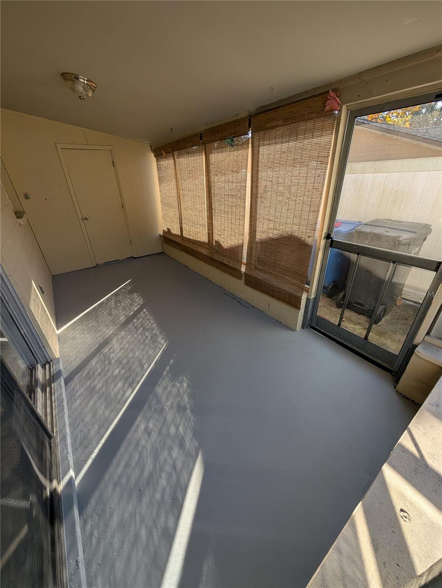 Image 18 of 20 For 11513 Valencia Drive A