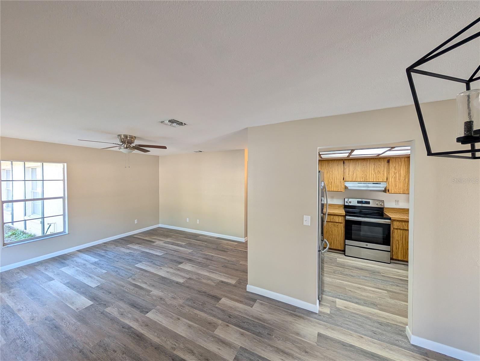 Image 4 of 20 For 11513 Valencia Drive A