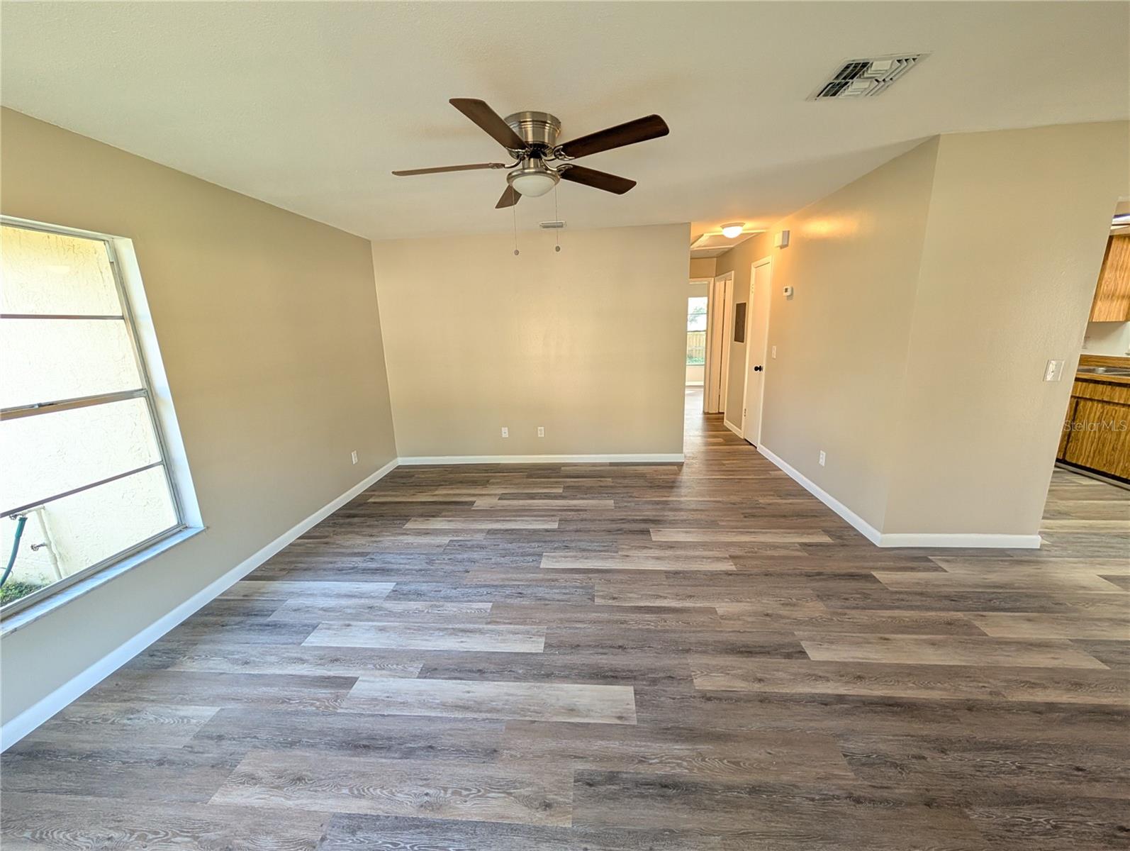 Image 6 of 20 For 11513 Valencia Drive A