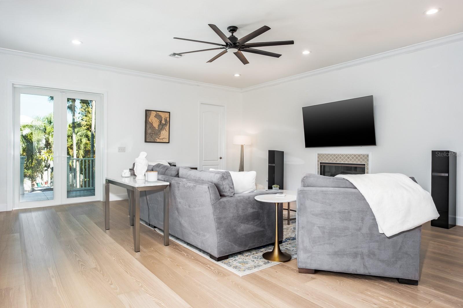 Image 14 of 89 For 1700 Oyster Point Way