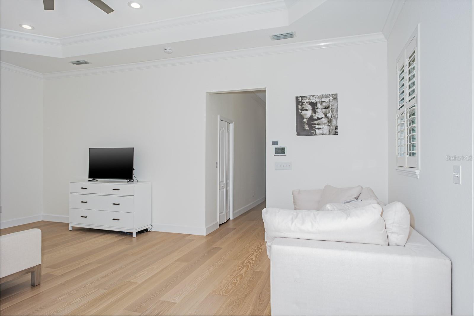 Image 36 of 89 For 1700 Oyster Point Way