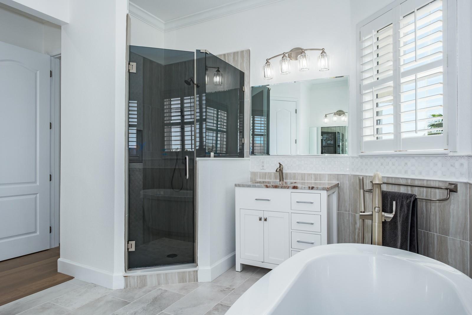 Image 39 of 89 For 1700 Oyster Point Way