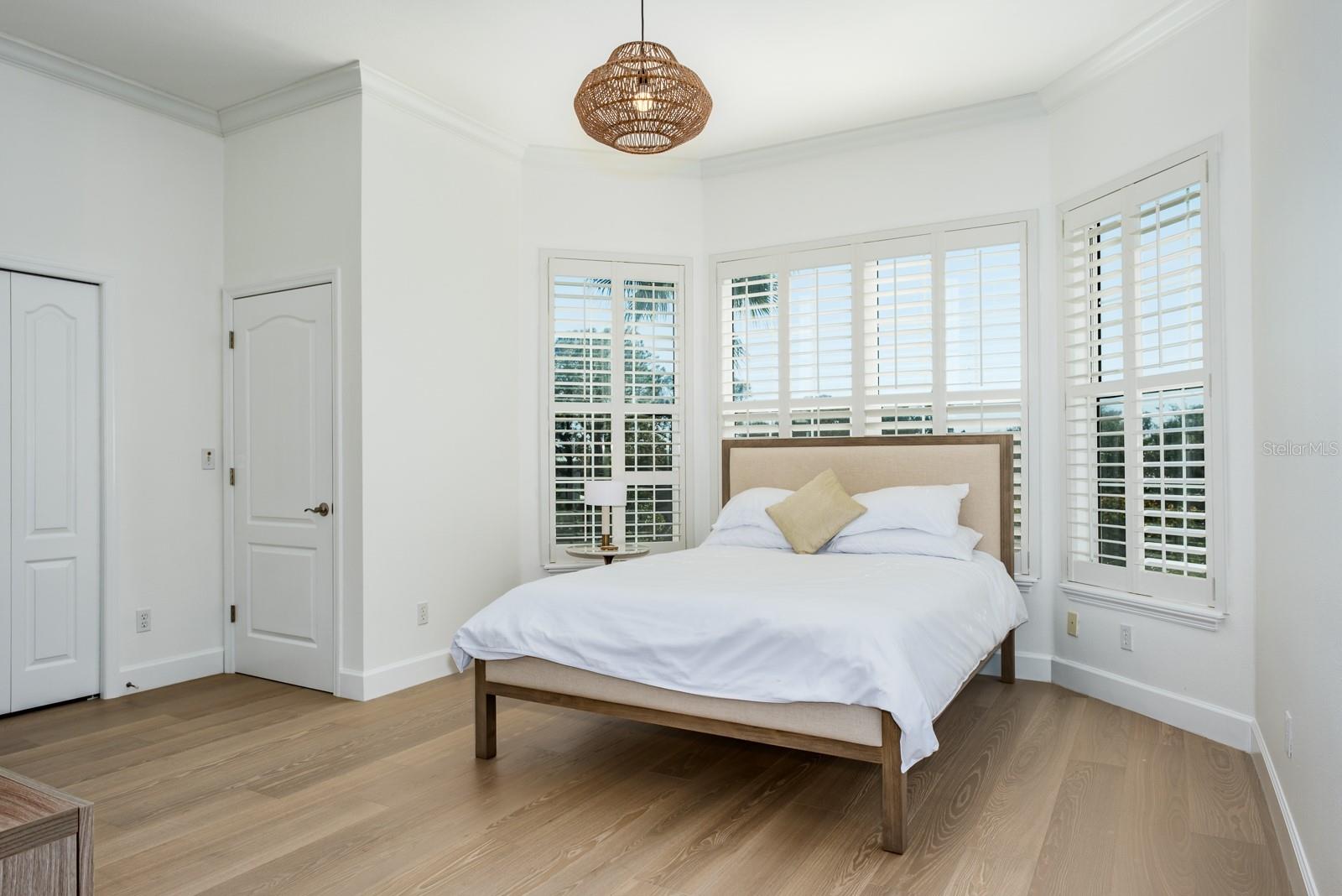 Image 42 of 89 For 1700 Oyster Point Way