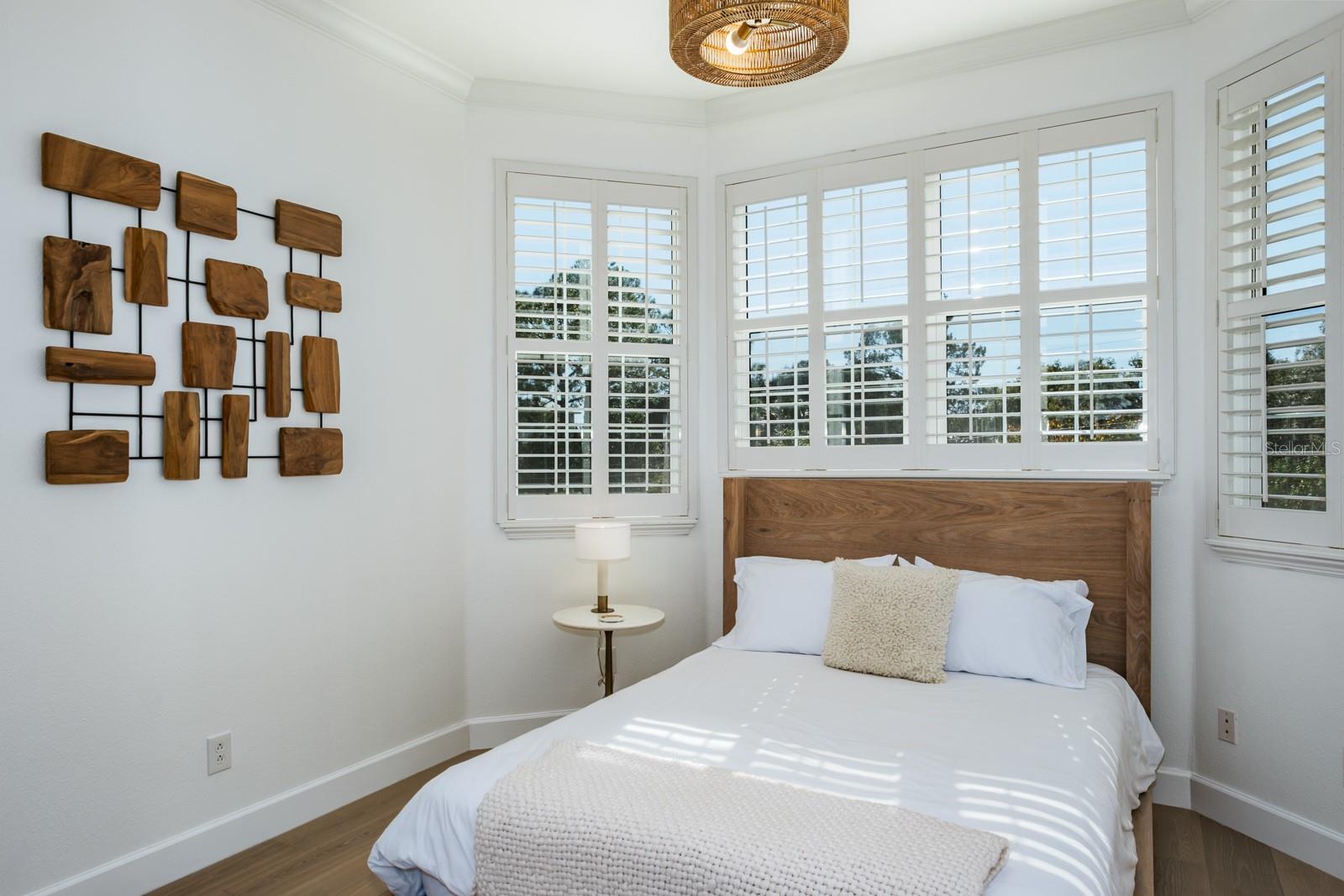 Image 49 of 89 For 1700 Oyster Point Way