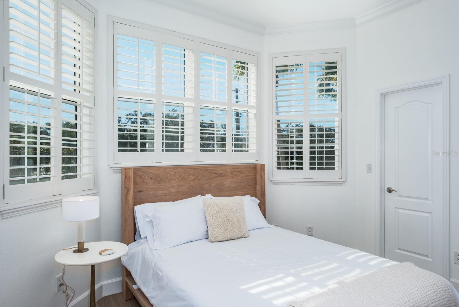 Image 50 of 89 For 1700 Oyster Point Way