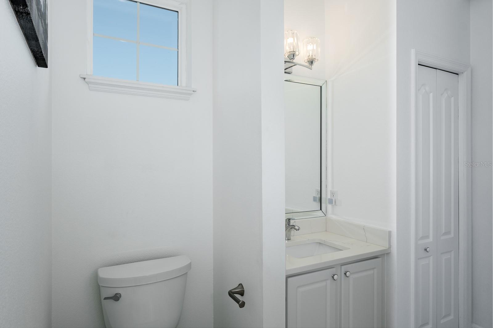 Image 52 of 89 For 1700 Oyster Point Way