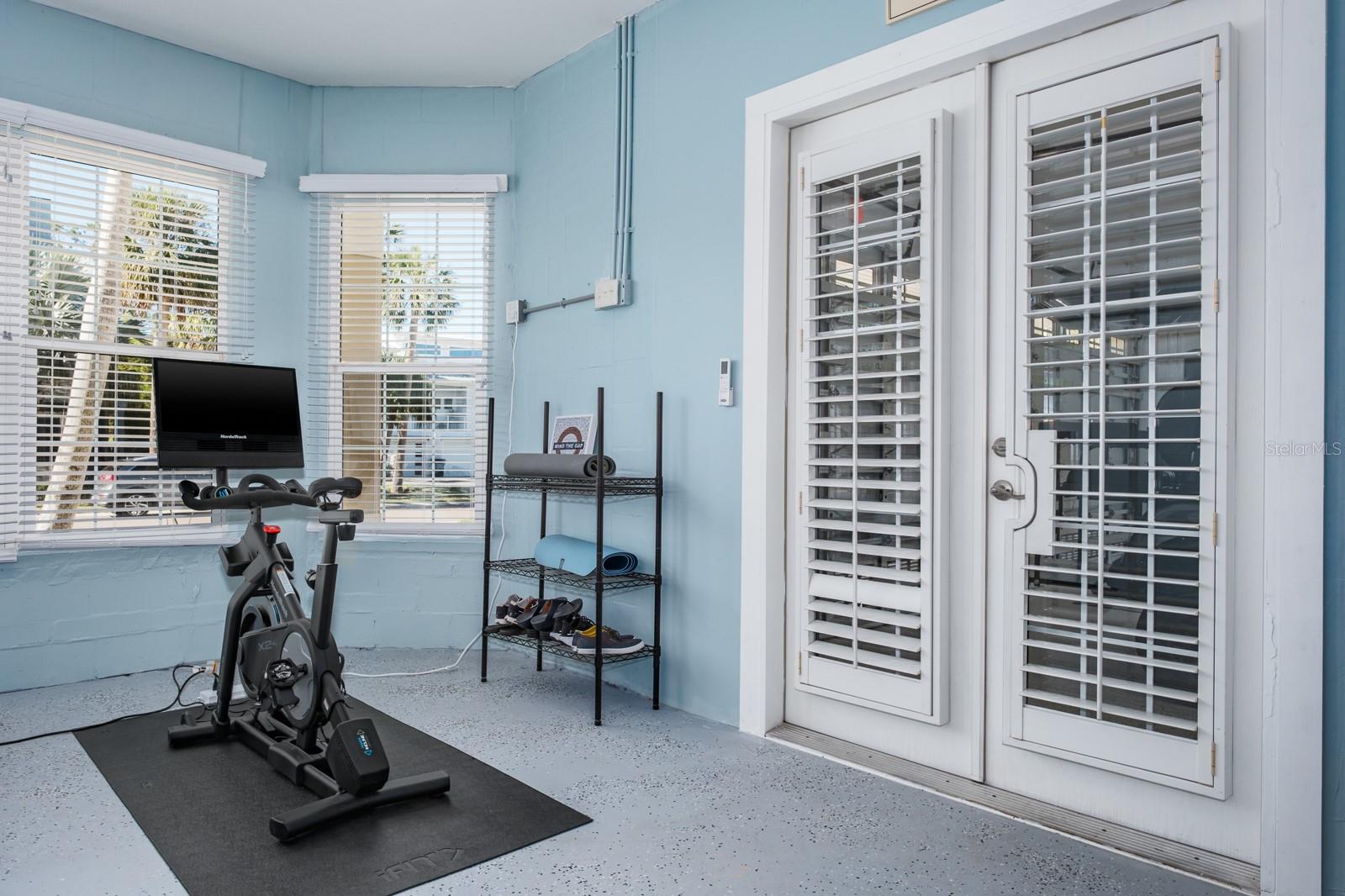 Image 53 of 89 For 1700 Oyster Point Way