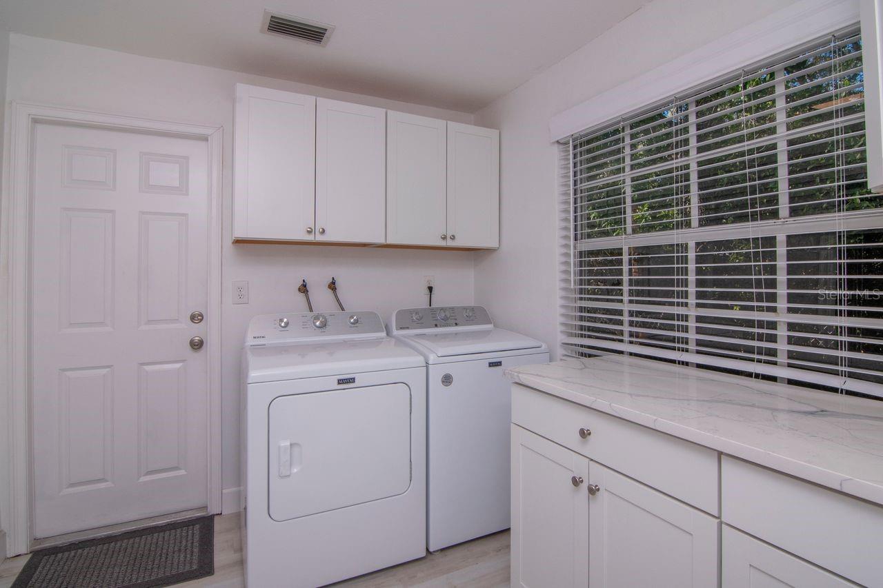 Listing photo id 10 for 236 North Street