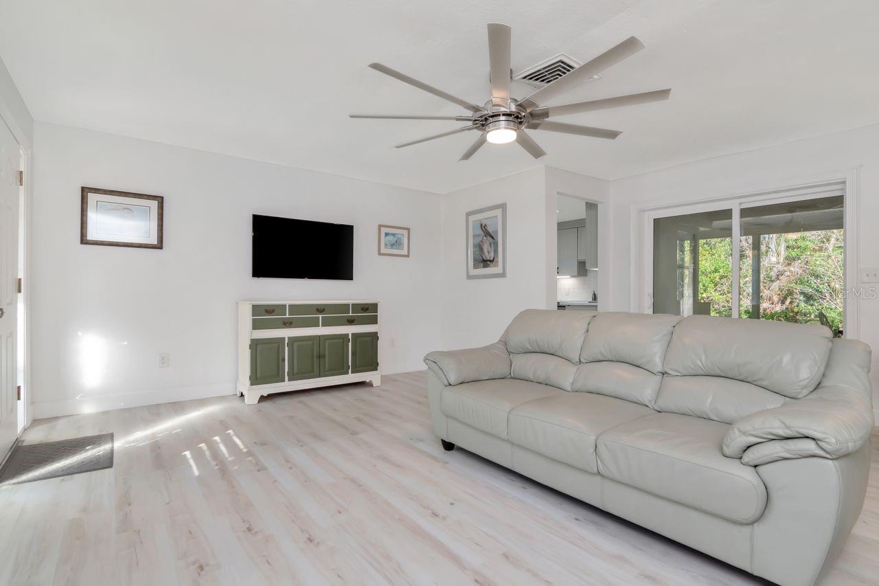 Listing photo id 13 for 236 North Street