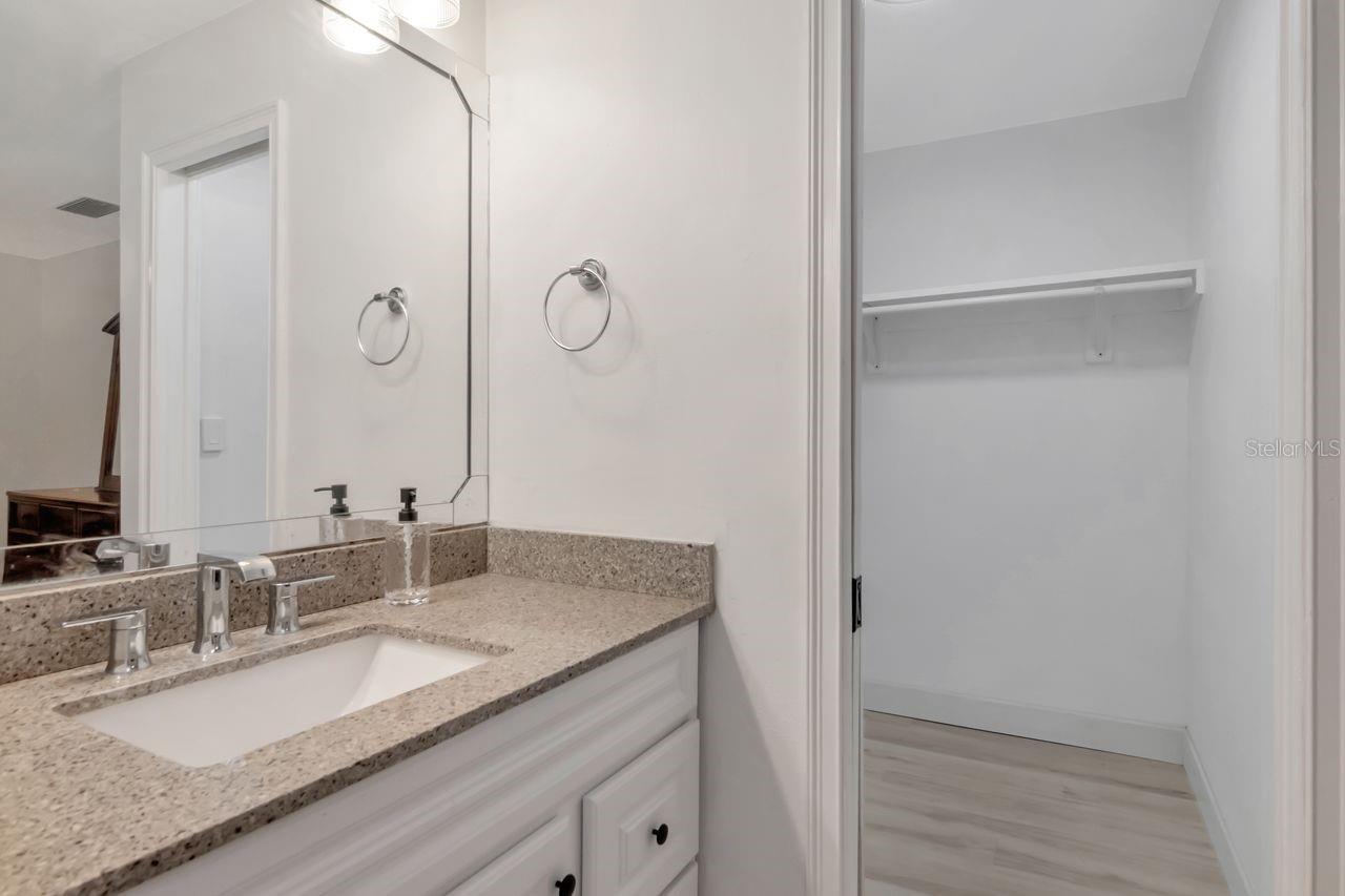 Listing photo id 23 for 236 North Street