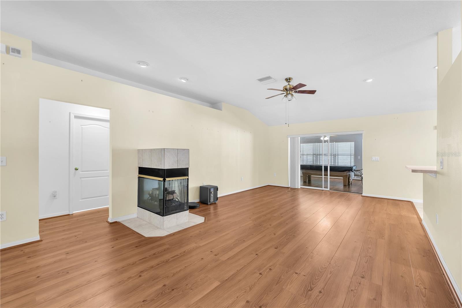 Image 7 of 33 For 2332 Towering Oaks Circle