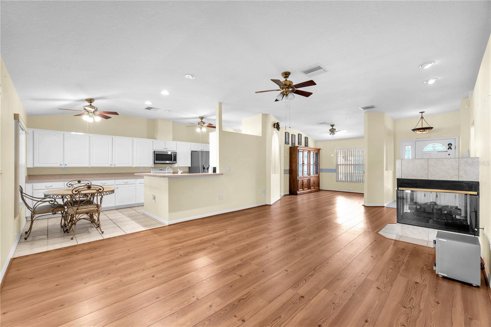 Image 9 of 33 For 2332 Towering Oaks Circle