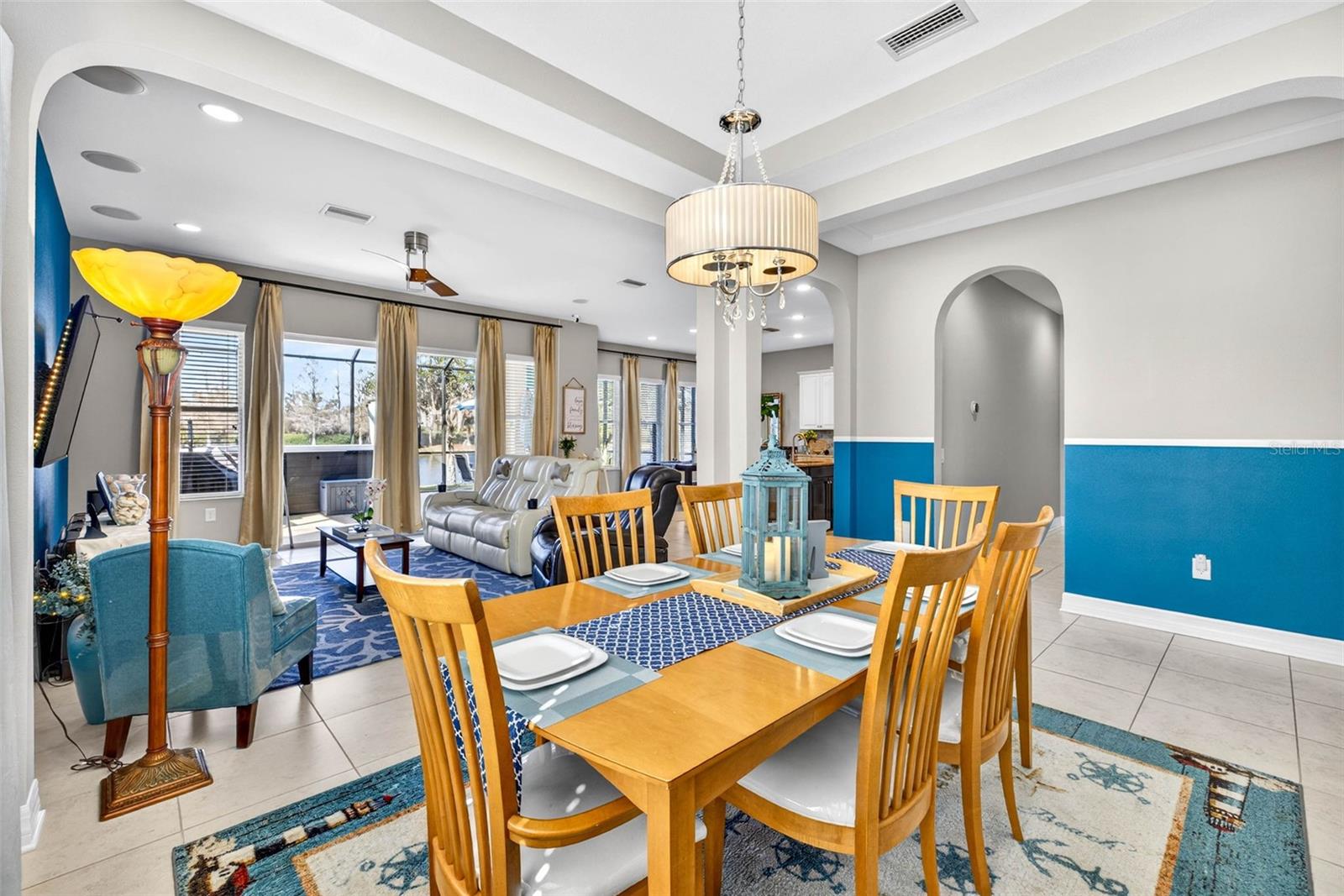 Listing photo id 11 for 7035 Peregrina Loop