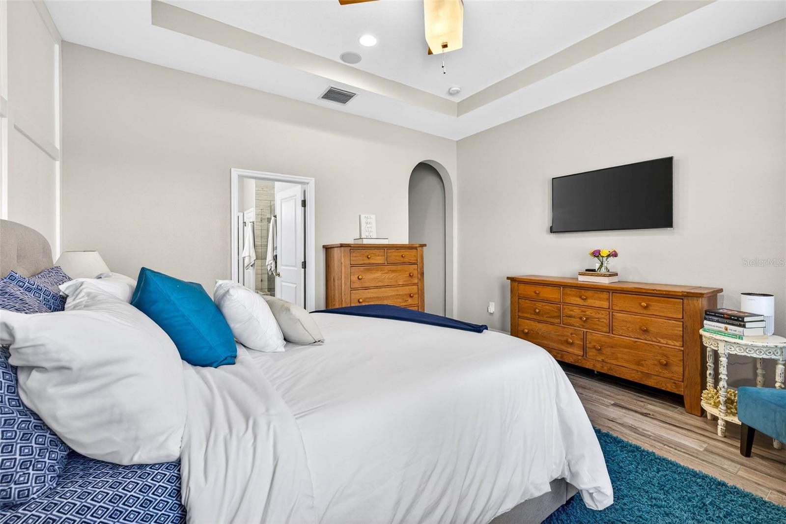 Listing photo id 31 for 7035 Peregrina Loop