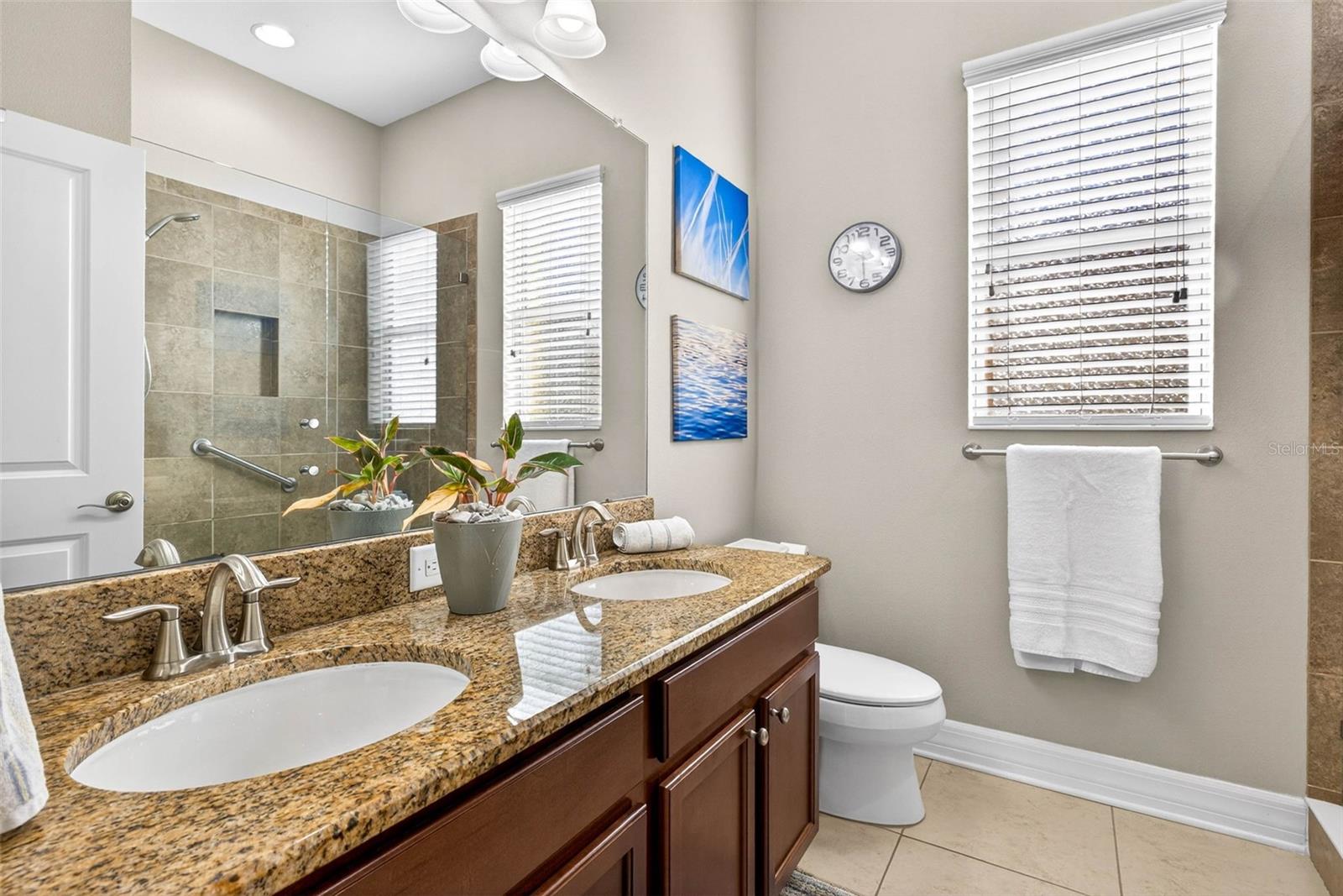 Listing photo id 42 for 7035 Peregrina Loop