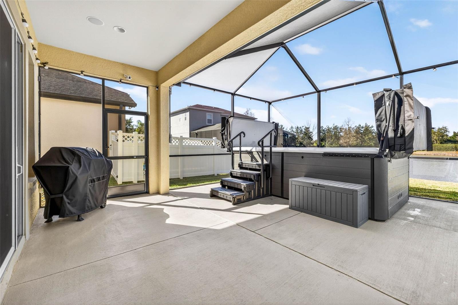 Listing photo id 46 for 7035 Peregrina Loop