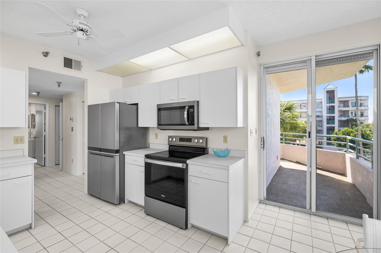 Image 14 of 75 For 8001 Sailboat Key Boulevard S 201