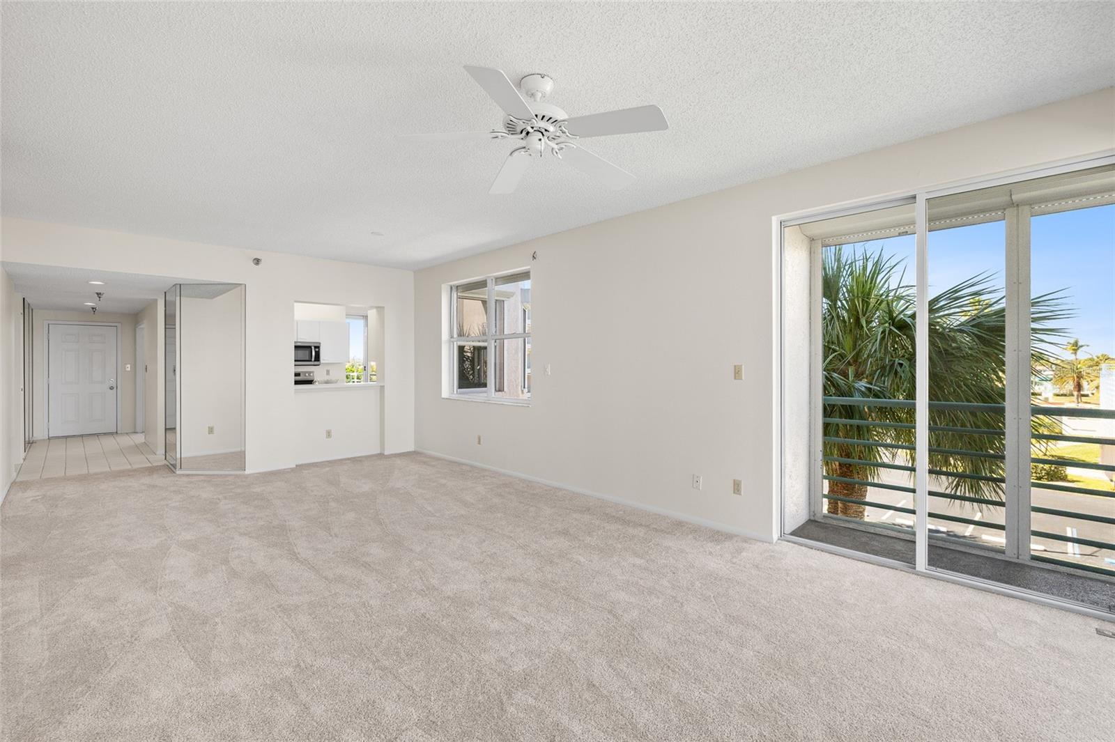 Image 18 of 75 For 8001 Sailboat Key Boulevard S 201