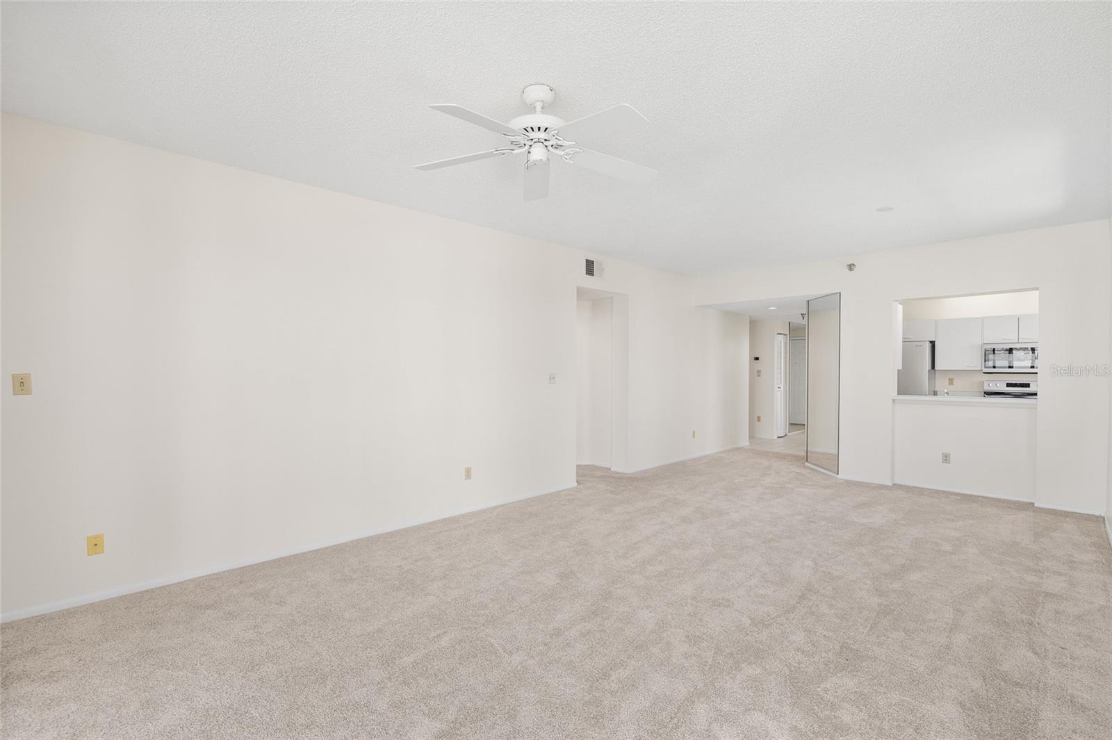 Image 19 of 75 For 8001 Sailboat Key Boulevard S 201