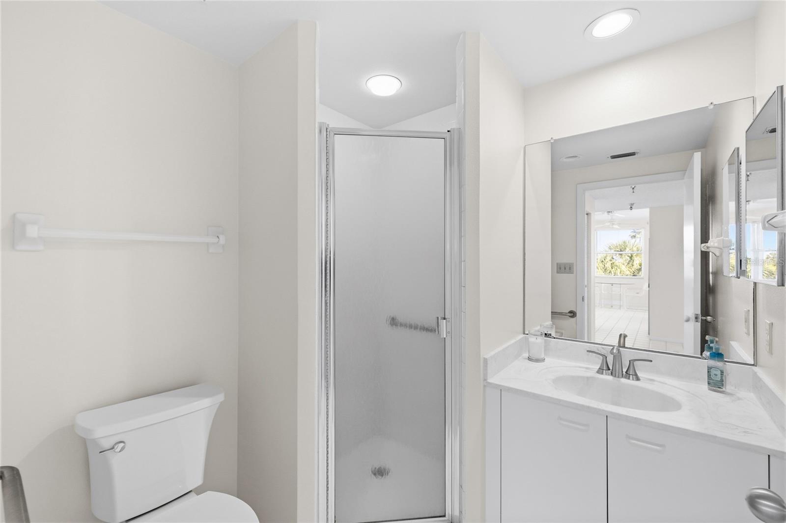 Image 33 of 75 For 8001 Sailboat Key Boulevard S 201