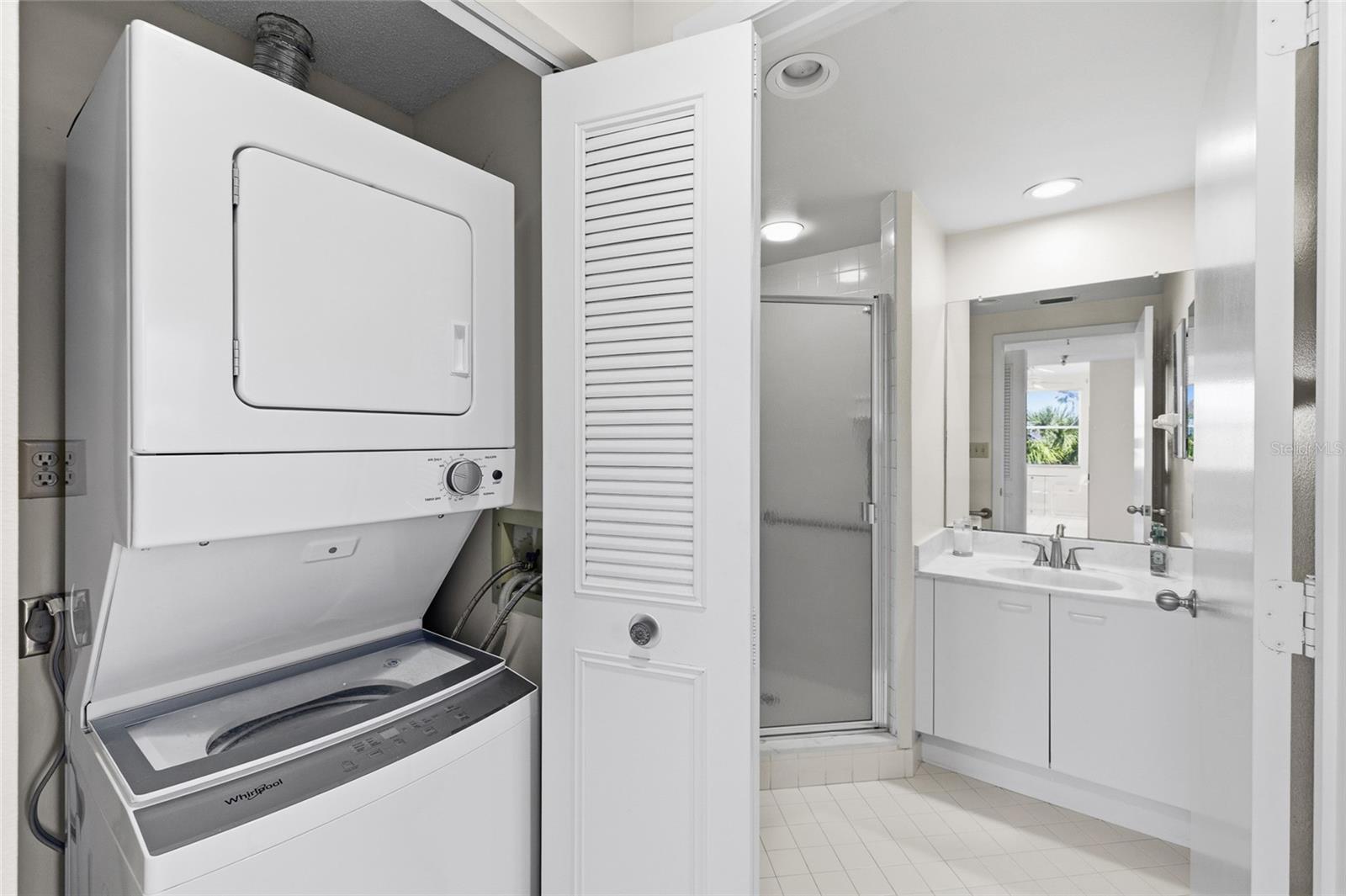 Image 34 of 75 For 8001 Sailboat Key Boulevard S 201