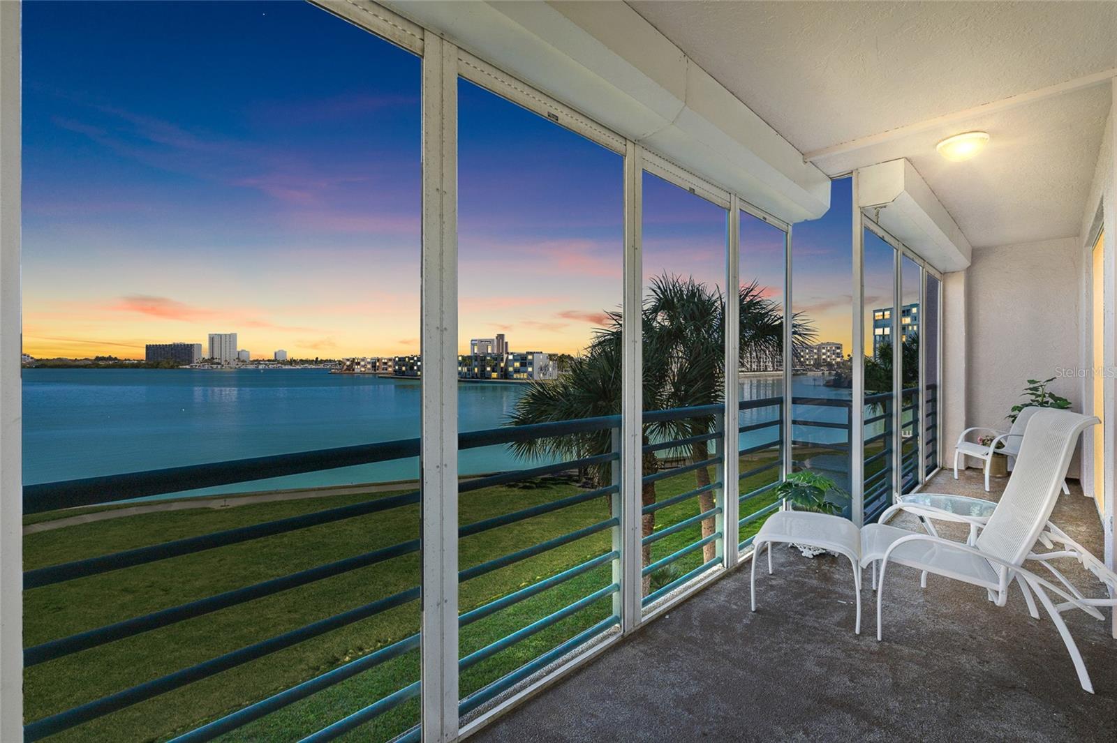 Image 35 of 75 For 8001 Sailboat Key Boulevard S 201