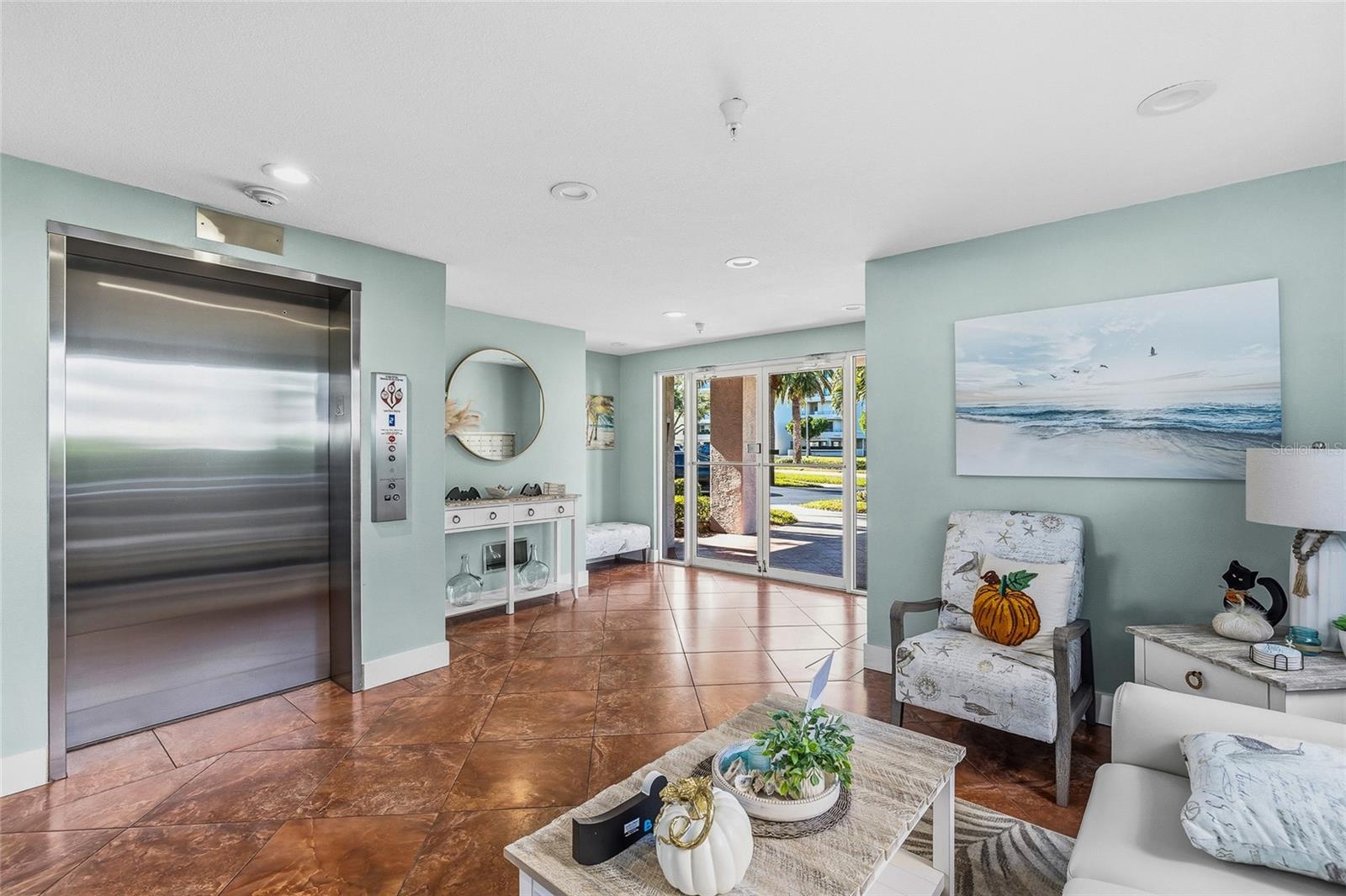 Image 39 of 75 For 8001 Sailboat Key Boulevard S 201