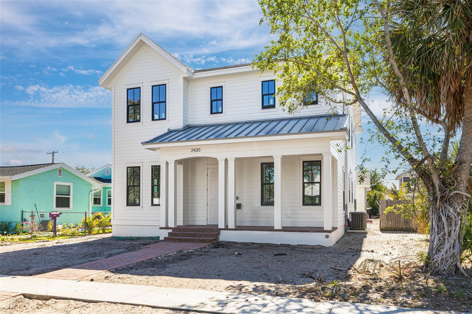 Image 2 of 9 For 2420 3rd Avenue S