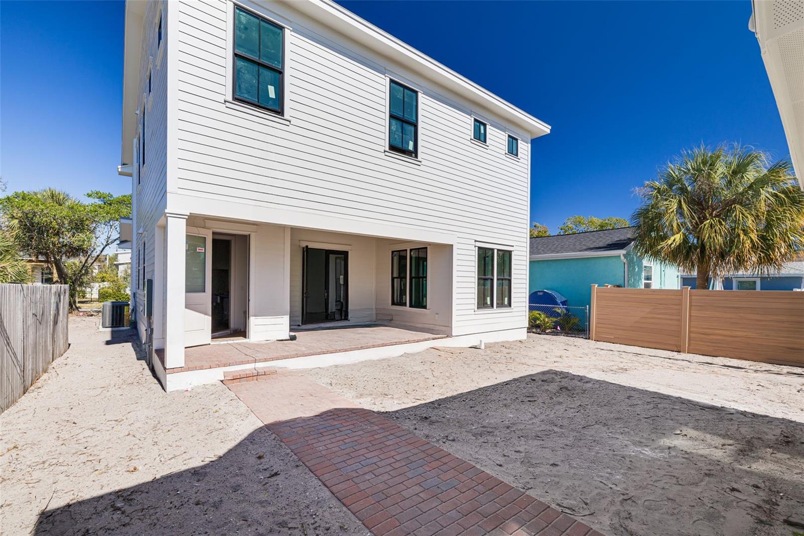 Image 4 of 9 For 2420 3rd Avenue S