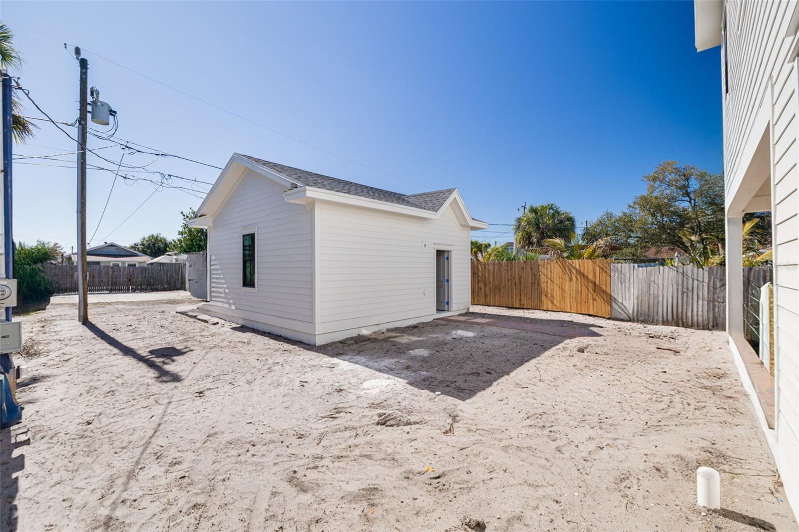 Image 6 of 9 For 2420 3rd Avenue S