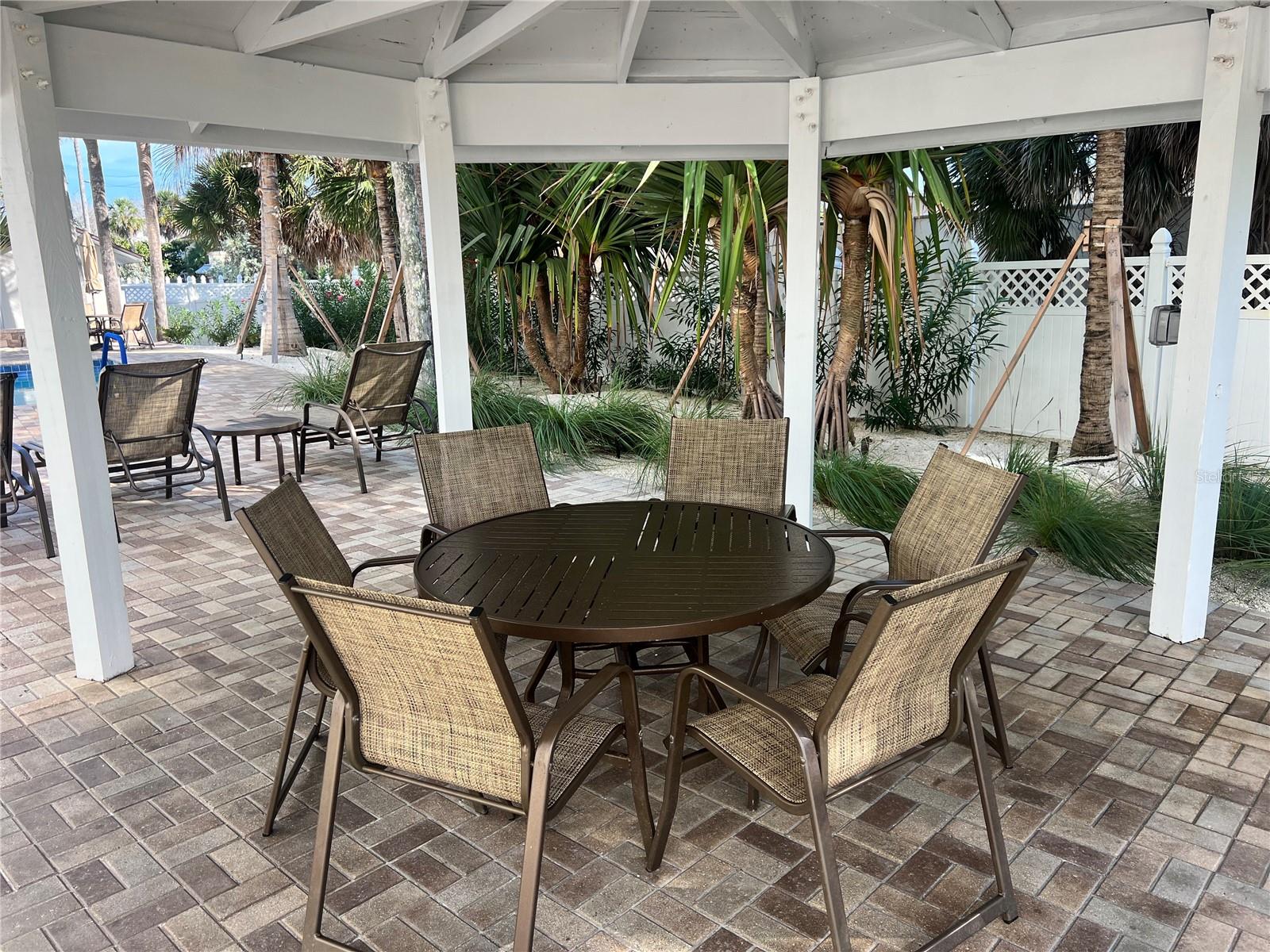 Image 28 of 43 For 1001 Point Of Rocks Road 412