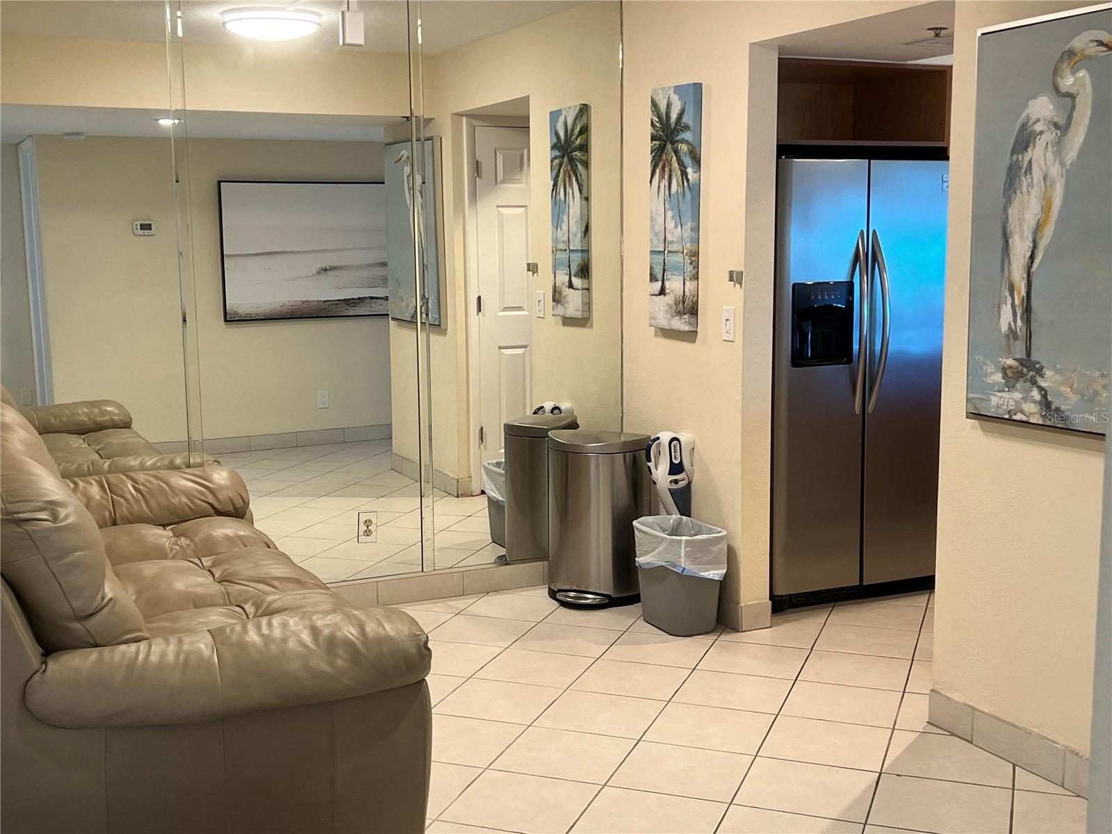 Image 4 of 43 For 1001 Point Of Rocks Road 412