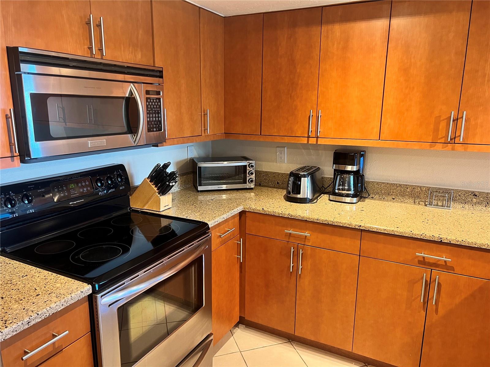 Image 5 of 43 For 1001 Point Of Rocks Road 412