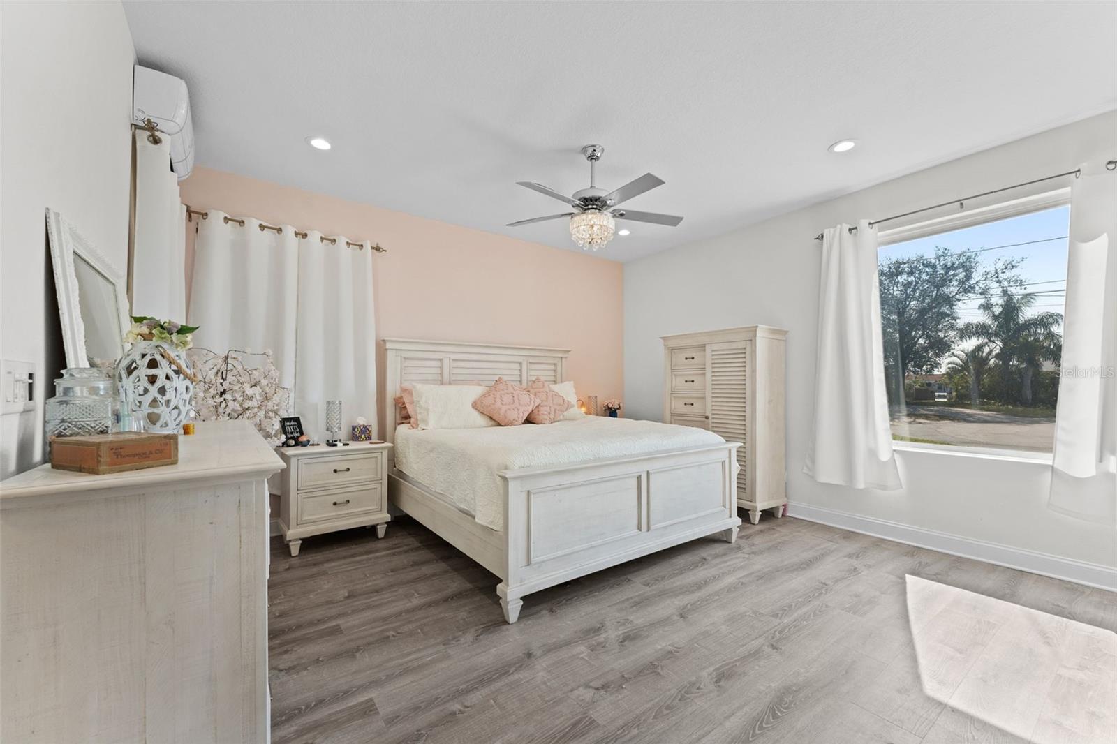 Image 16 of 46 For 7811 1st Avenue S