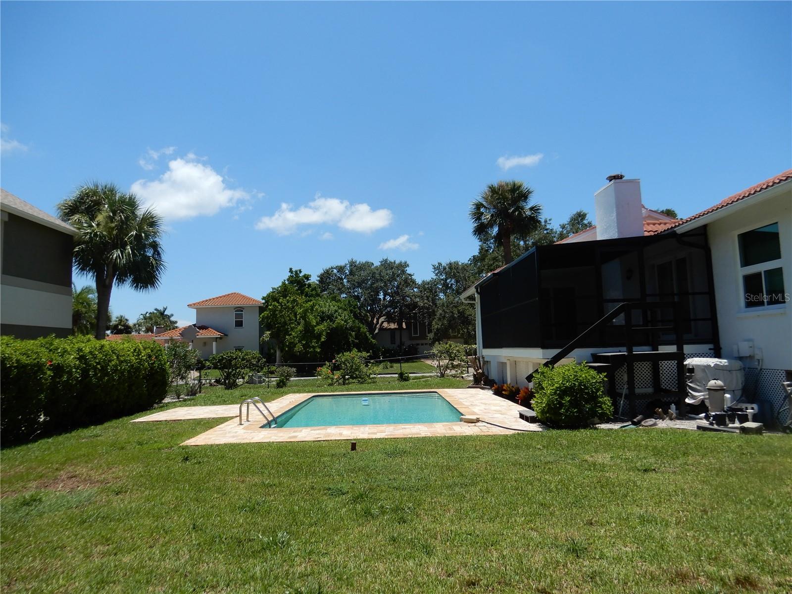 Image 17 of 36 For 853 2nd Avenue S