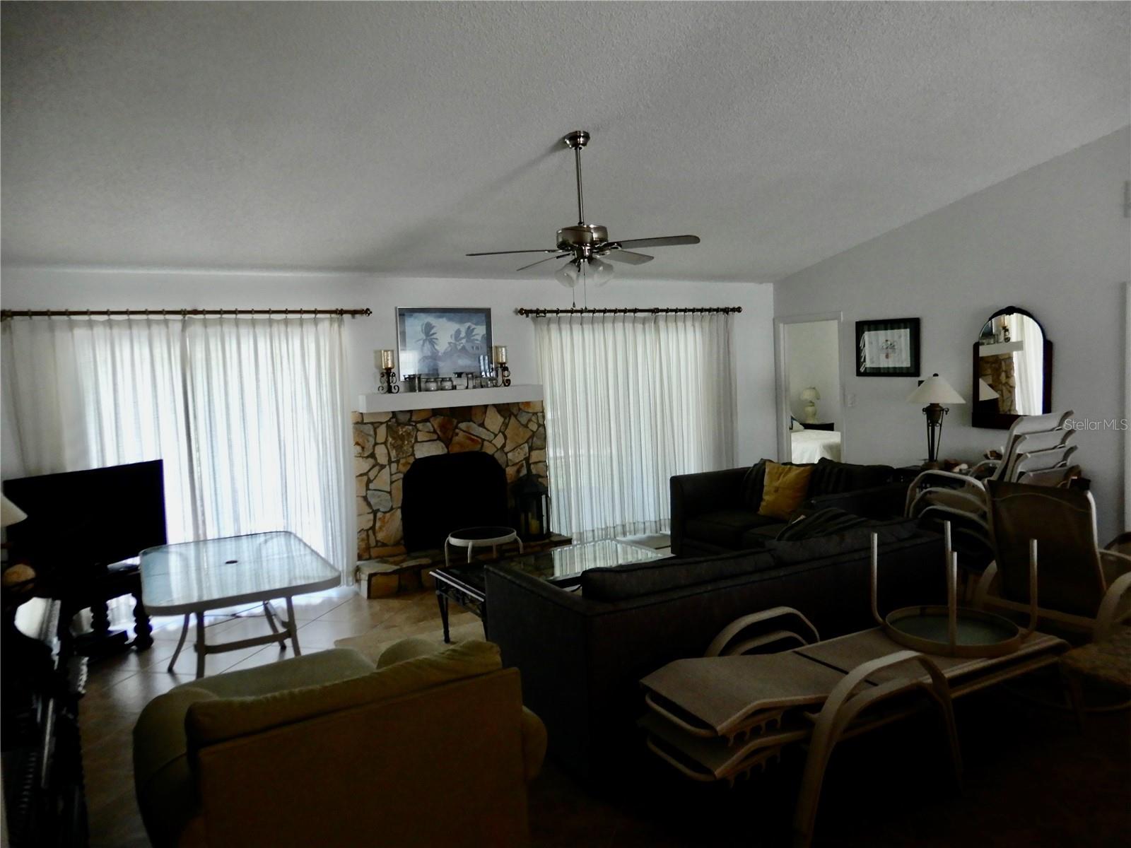 Image 23 of 36 For 853 2nd Avenue S